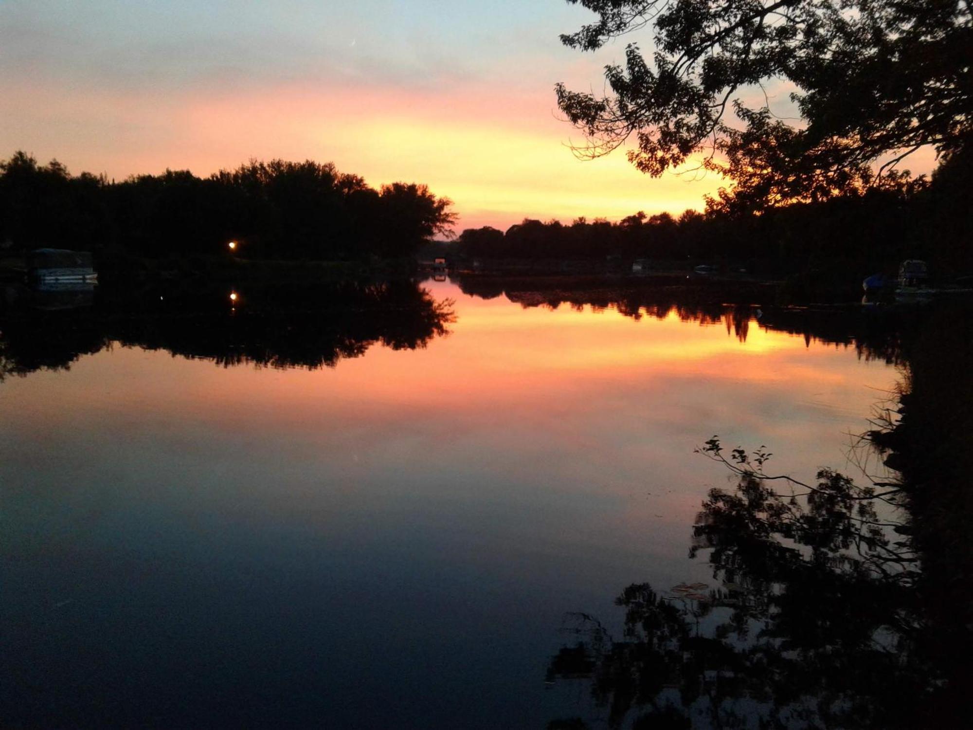 Le Reflet De La Riviere B&B Weedon-Centre エクステリア 写真