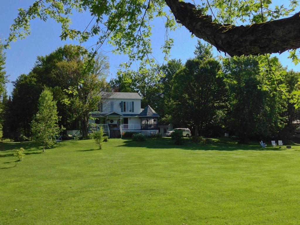 Le Reflet De La Riviere B&B Weedon-Centre エクステリア 写真